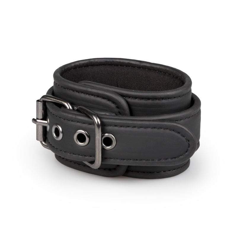 Schwarzes Lederarmband mit Schnalle